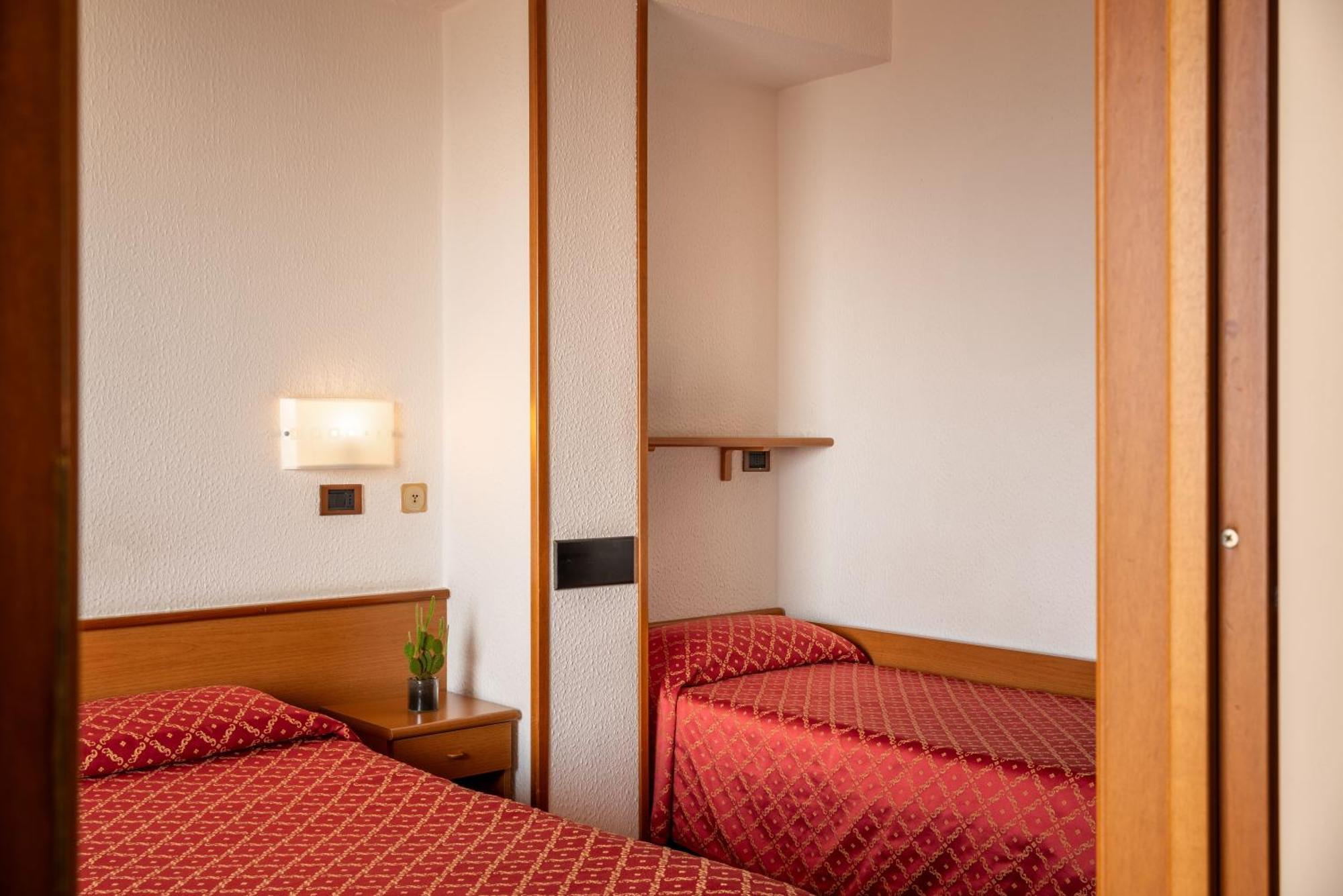 Hotel Careni Villa Italia 피날레리구레 외부 사진